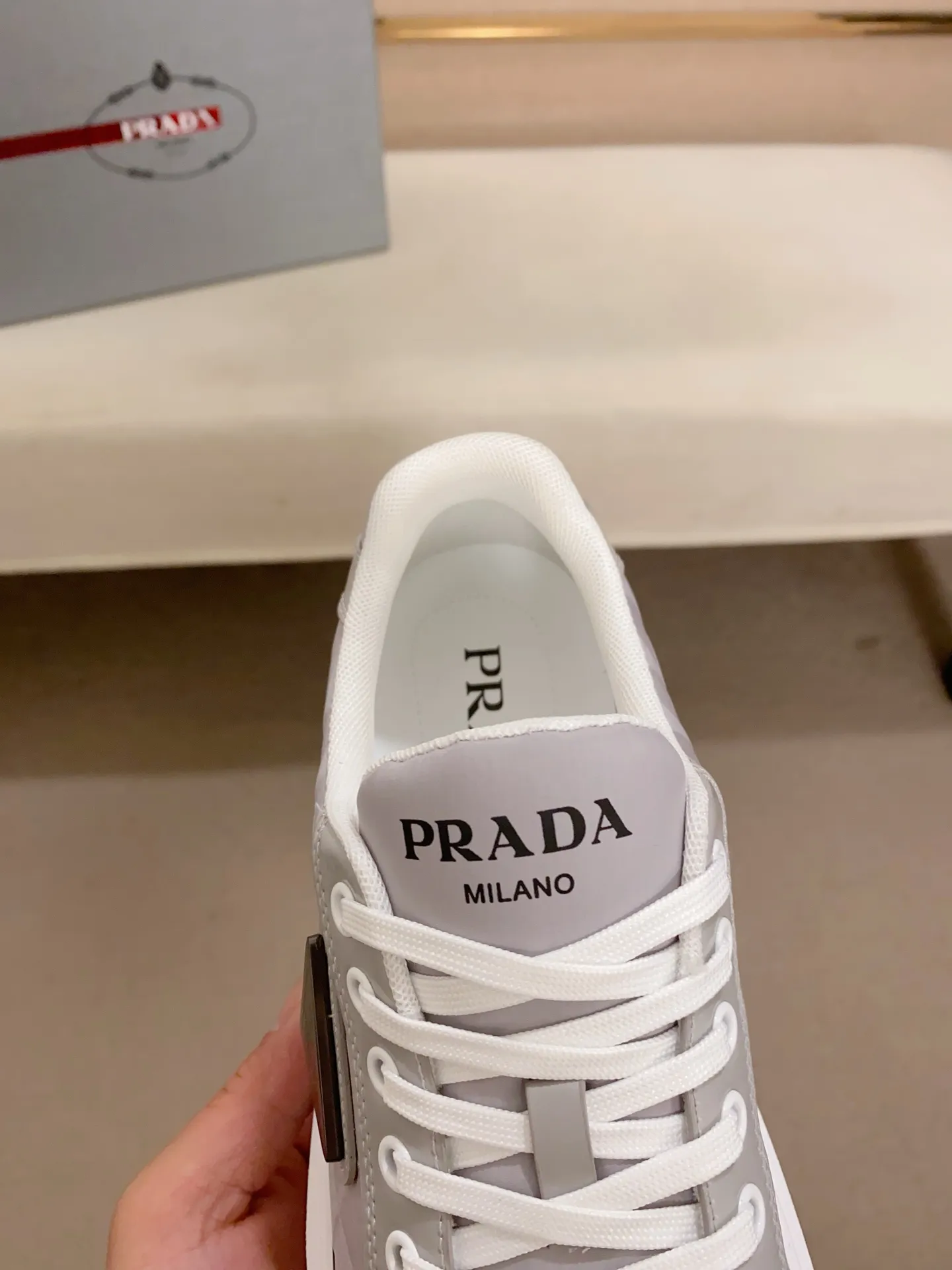 Men's shoes 💰 580💰 ✔️✔️✔️Higher version High-quality new PRADA (Prada) counters are launched simultaneously. The new men's shoes and 😘 fabrics are made of high-tech glue-spraying technology. Lining: Full cowhide lining. 👍🏿 High-end ☄️ Air-cushion molded anti-slip foam outsole, exquisite lines, simple and elegant, comfortable and high-end for leisure travel. Code number: 38 to 44 (45 can be customized and cannot be returned or exchanged)